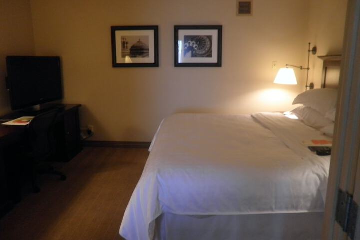 Room 22 of 41