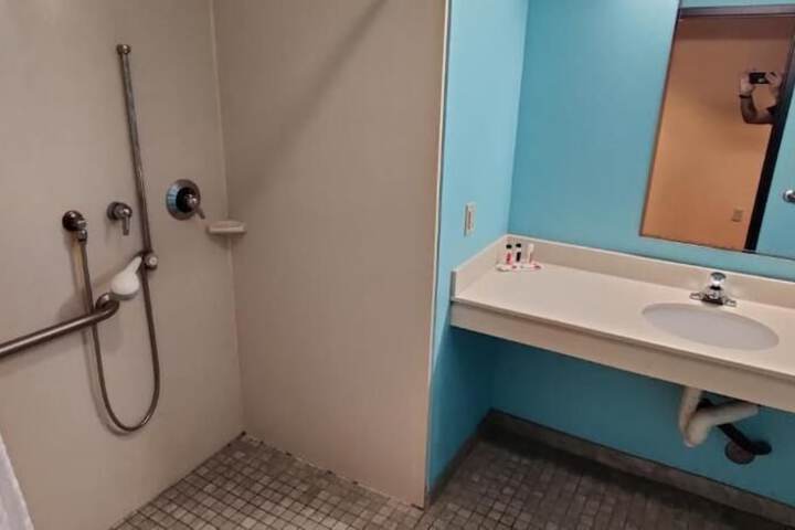 Room 3 of 21