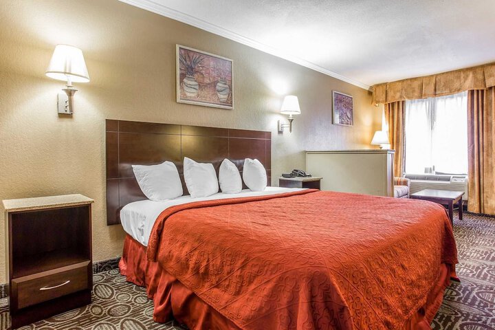 Room 10 of 48