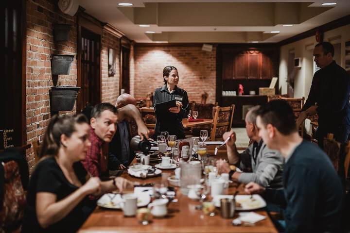 Dining 60 of 98
