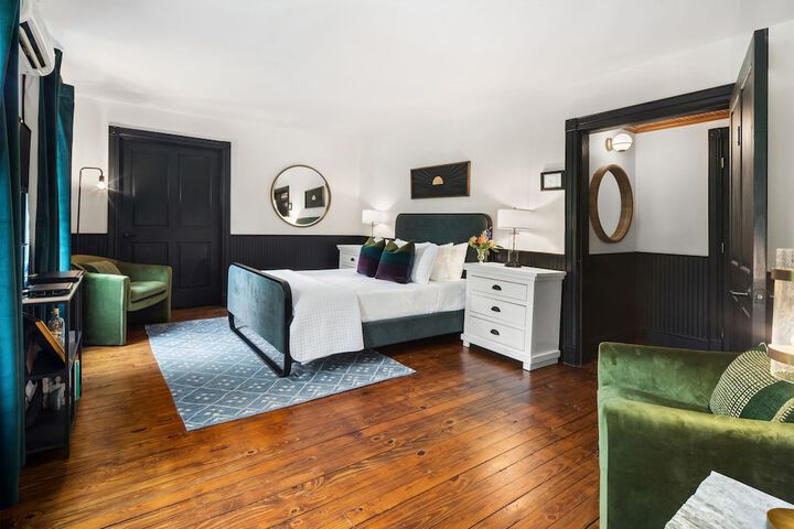 Room 93 of 172