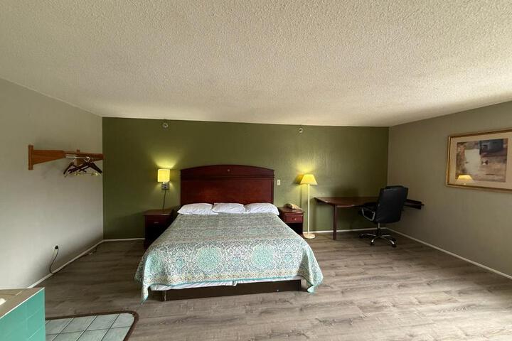 Coldwater Inn & Suites near I 69