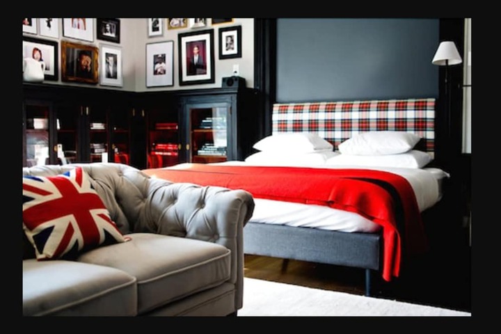 Room 28 of 49