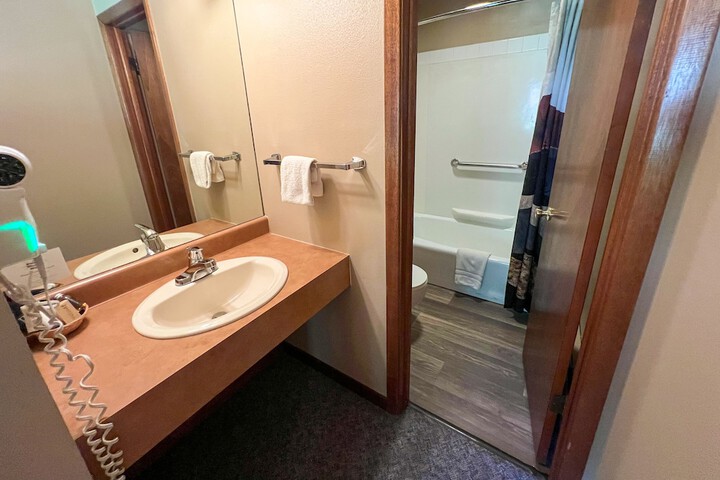Room 108 of 261