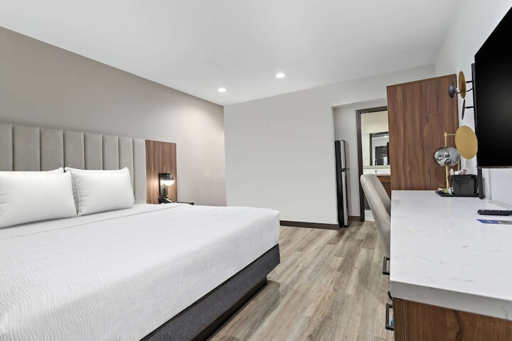 Room 30 of 62