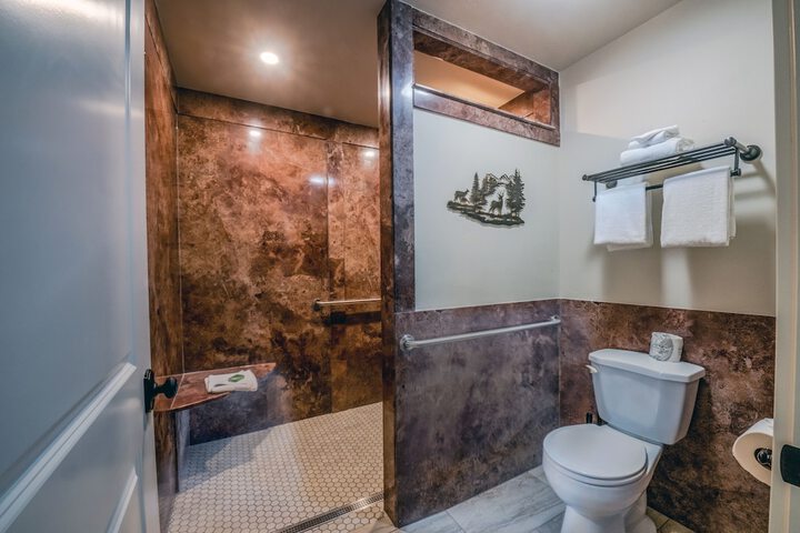 Room 32 of 51