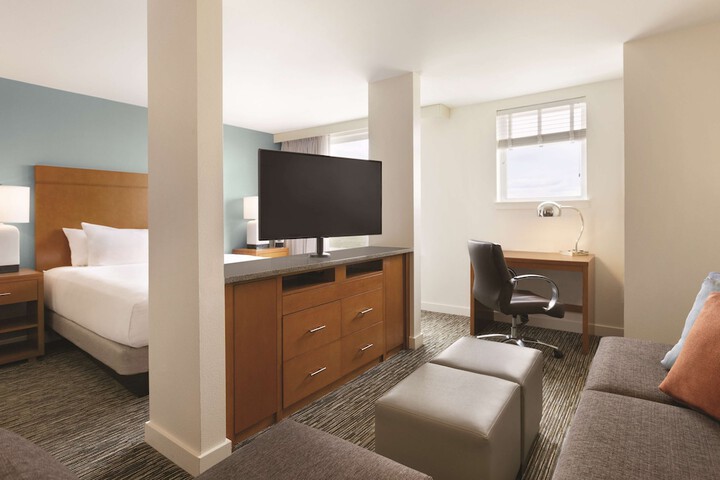 Room 18 of 38
