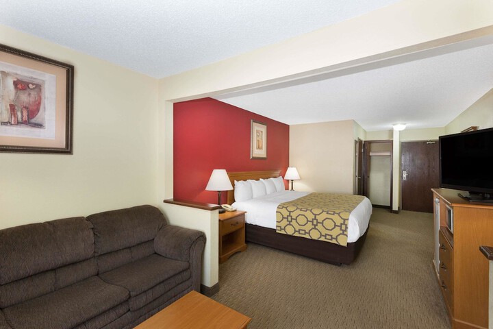 Room 10 of 17