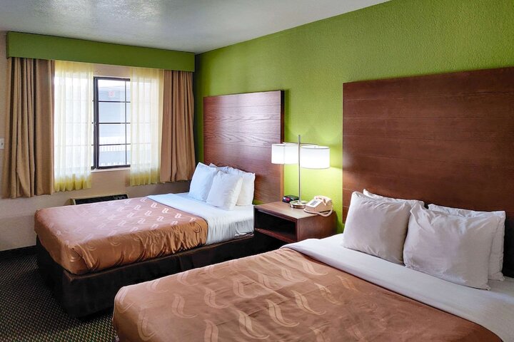 Room 18 of 33