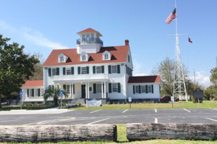 1 East Beach Causeway by Hodnett Cooper