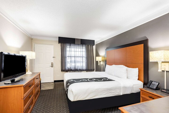 Room 10 of 23