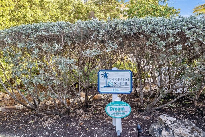 The Palm and Shell Captiva Island Private Luxury Home With Pool hot tub and Beach Access