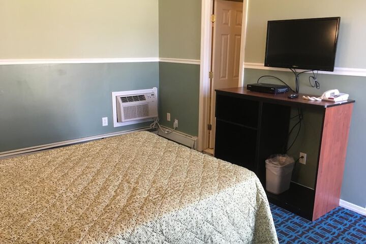 Room 16 of 19