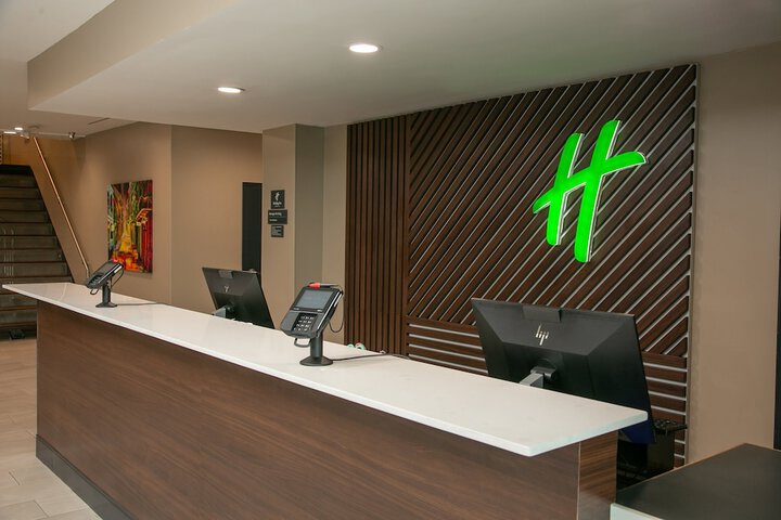 Hotel 4 of 93