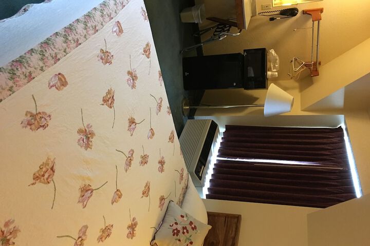 Room 13 of 21