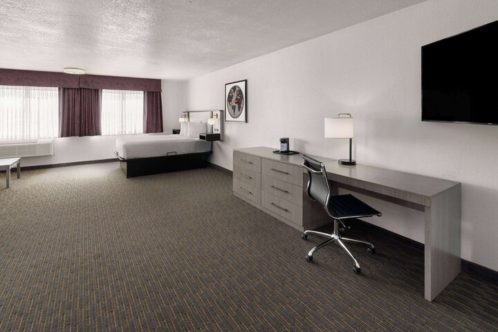Room 33 of 45