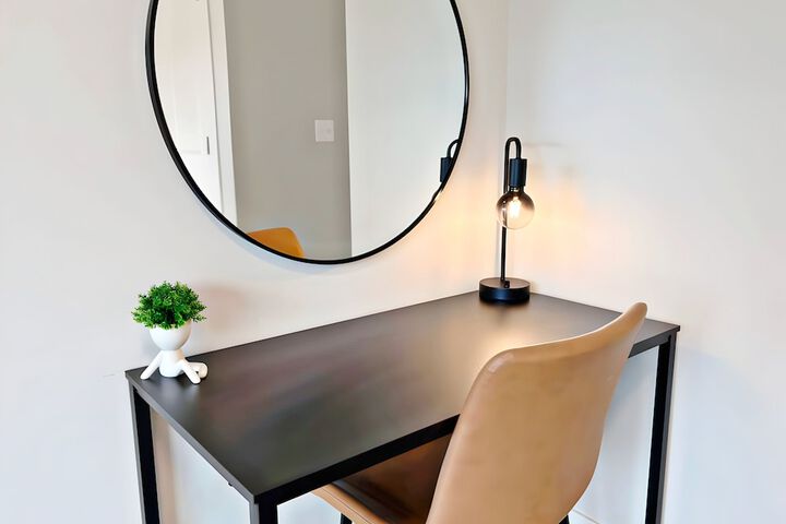 Modern 4BR with Parking - WV rep 4