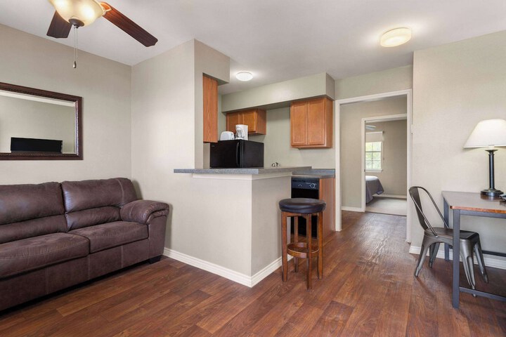 Eagles Den Three Rivers Texas a Travelodge by Wyndham