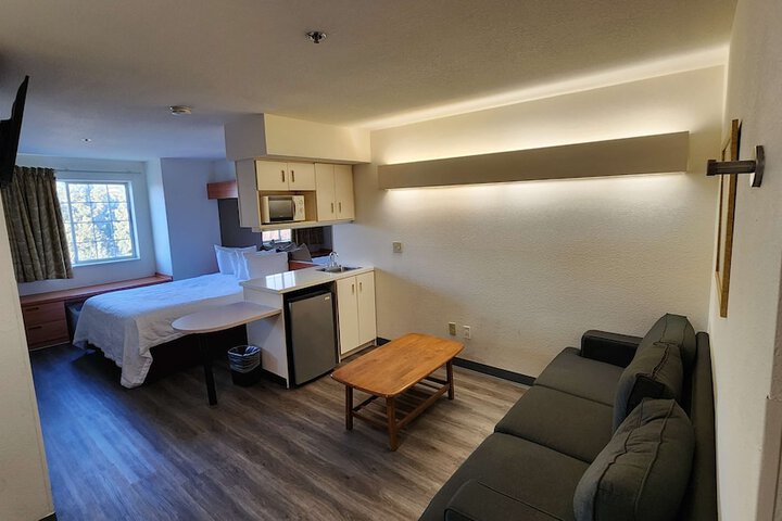 Room 15 of 17