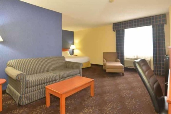 Room 28 of 39