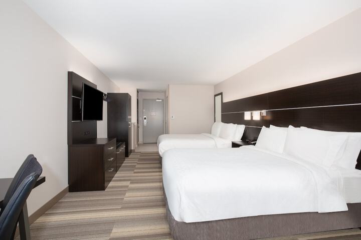 Holiday Inn Express & Suites Lincoln City by IHG