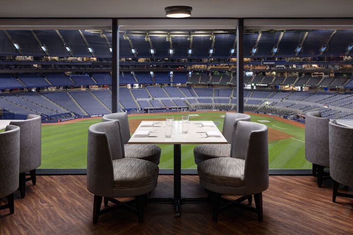 Dining 63 of 76