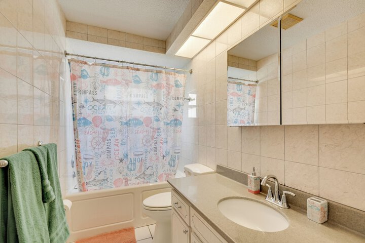 Home Near Werner-boyce & New Port Richey!