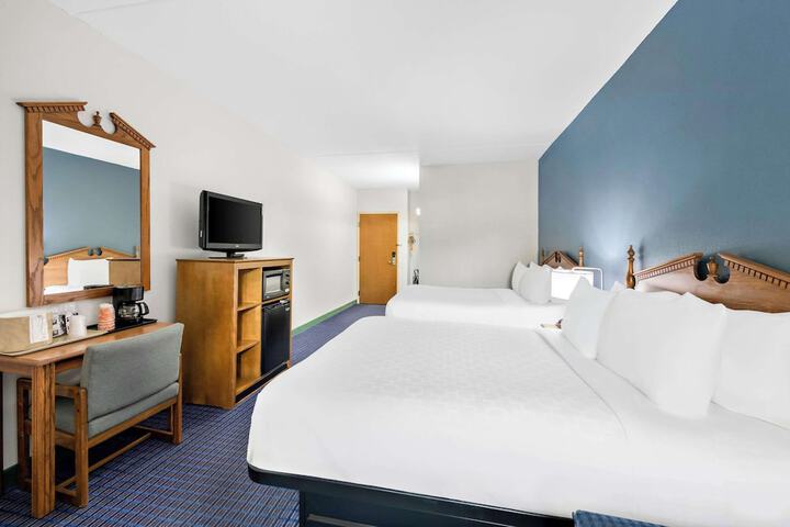 Room 40 of 73