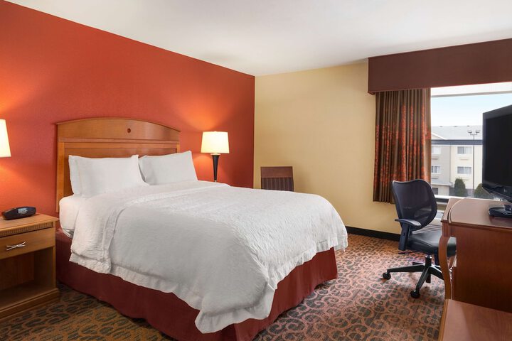 Room 9 of 26