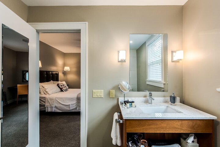 Room 26 of 34
