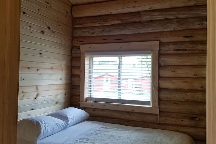 No Name City Luxury Cabins & RV
