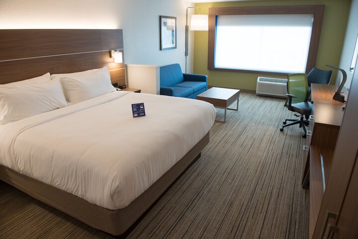 Holiday Inn Express & Suites Louisville N - Jeffersonville by IHG