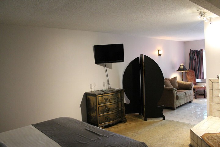 Room 102 of 219