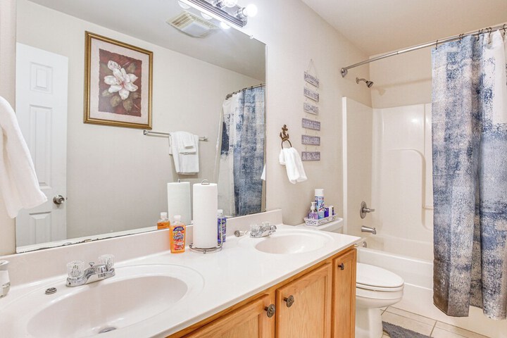 Spacious Family-friendly Home in Denham Springs!