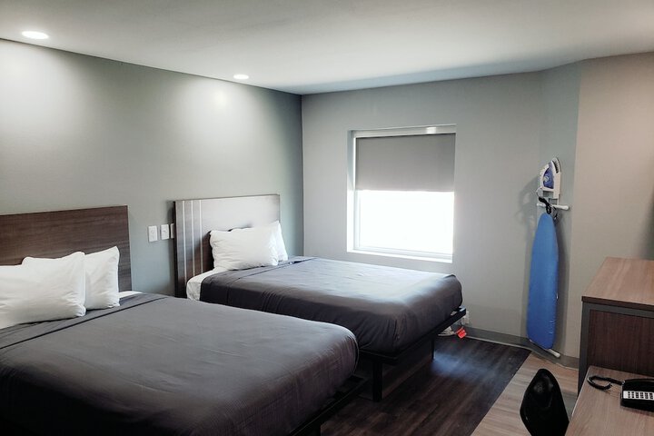 Room 11 of 14
