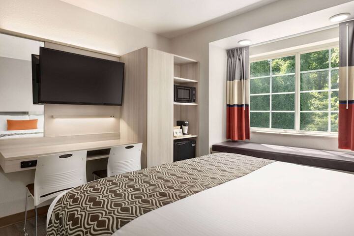Room 19 of 53
