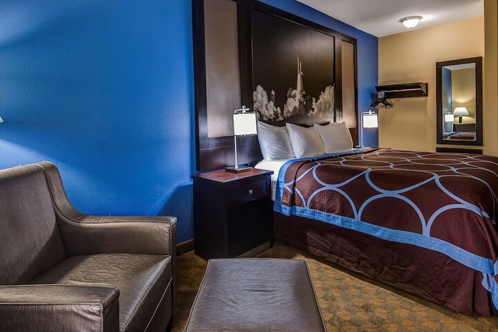 Room 20 of 28