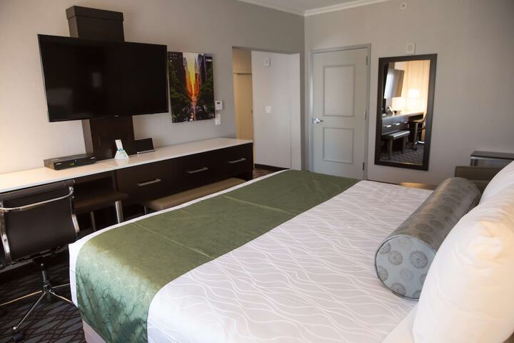 Room 25 of 37