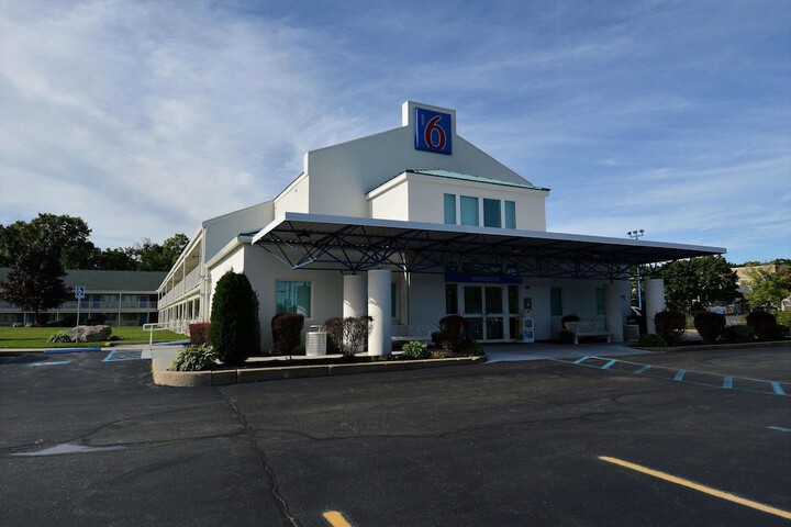Hotel 2 of 30