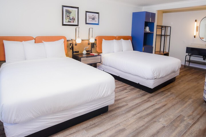Room 8 of 20