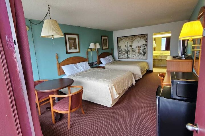 Room 21 of 35