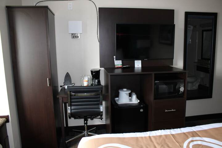 Room 34 of 47