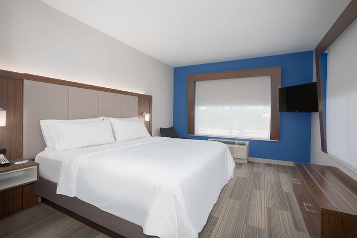 Room 34 of 70