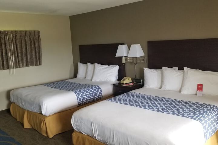Room 28 of 49