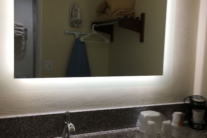Room 12 of 12
