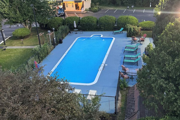 Pool 14 of 53