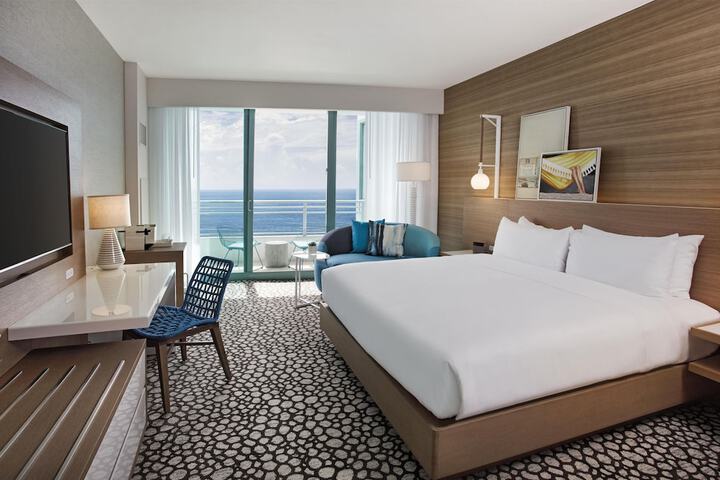 Signia by Hilton Diplomat Beach Resort