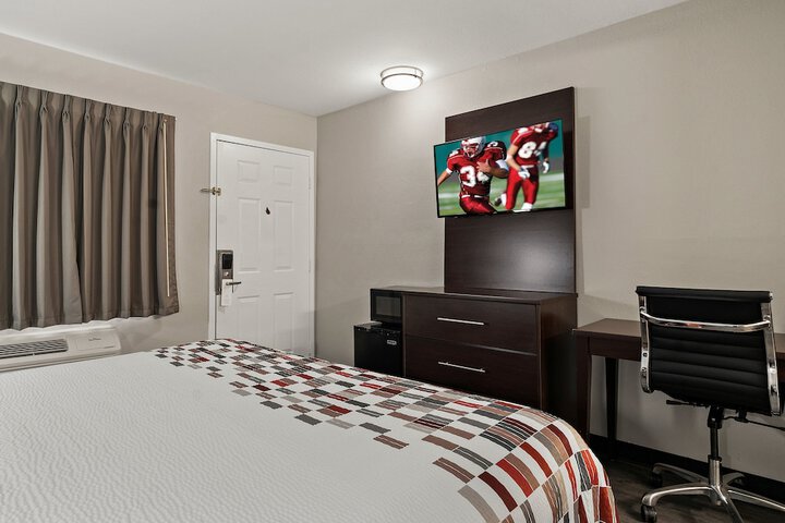 Room 18 of 33