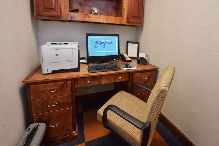 Business Center 26 of 26