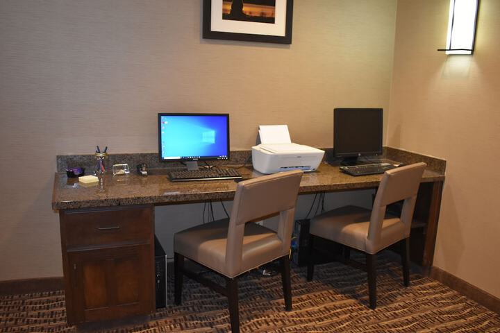 Business Center 35 of 37